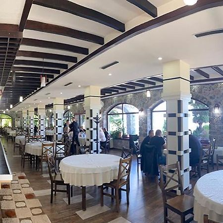 Kukesi Resort Azem Lini Kültér fotó