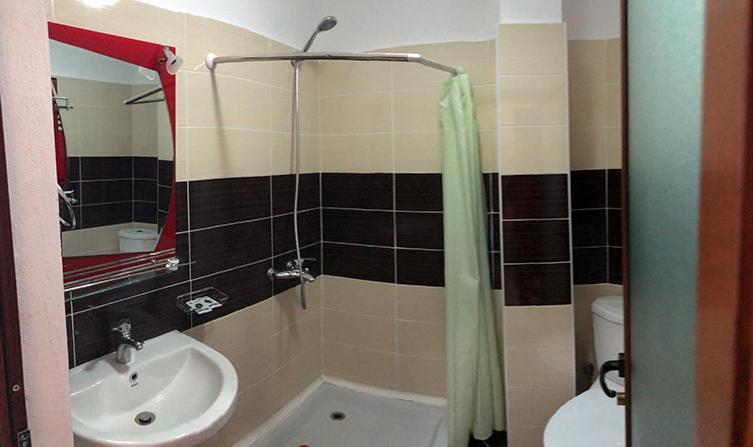 Kukesi Resort Azem Lini Kültér fotó