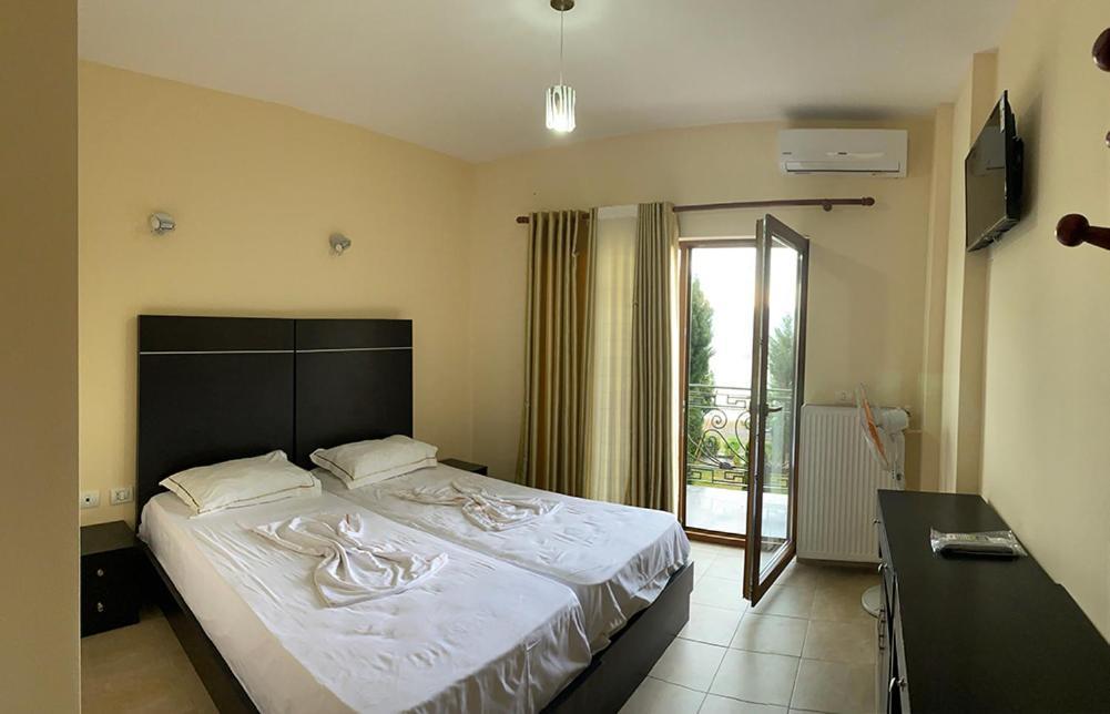 Kukesi Resort Azem Lini Kültér fotó