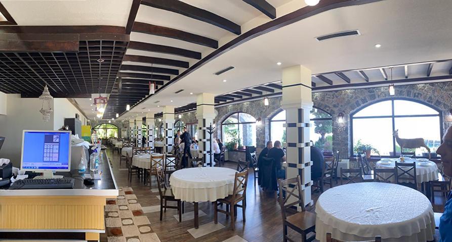 Kukesi Resort Azem Lini Kültér fotó