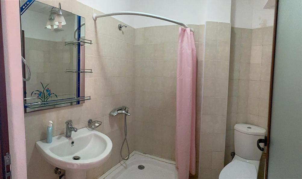Kukesi Resort Azem Lini Kültér fotó