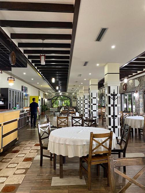 Kukesi Resort Azem Lini Kültér fotó