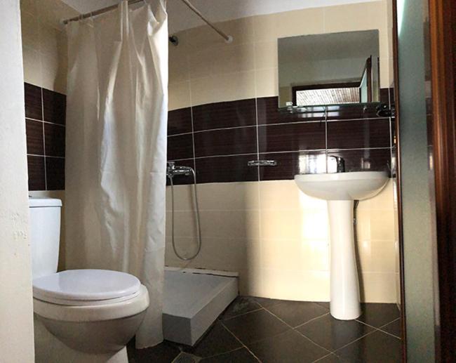 Kukesi Resort Azem Lini Kültér fotó