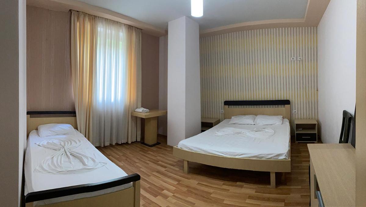 Kukesi Resort Azem Lini Kültér fotó