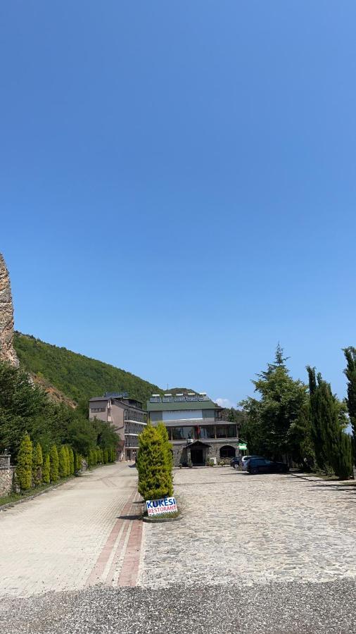 Kukesi Resort Azem Lini Kültér fotó